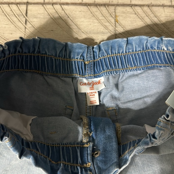 ♥️ Cat & Jack Kids Jr’s Jean Shorts - Picture 3 of 4